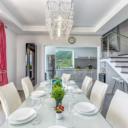 Villa Over The Hilltop By Interhome *