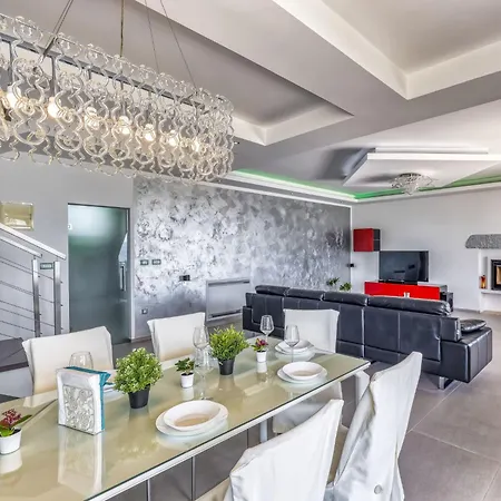 Over The Hilltop By Interhome * Bencani