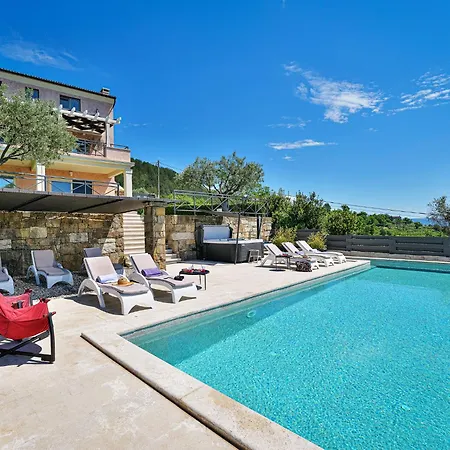 Over The Hilltop By Interhome * Bencani