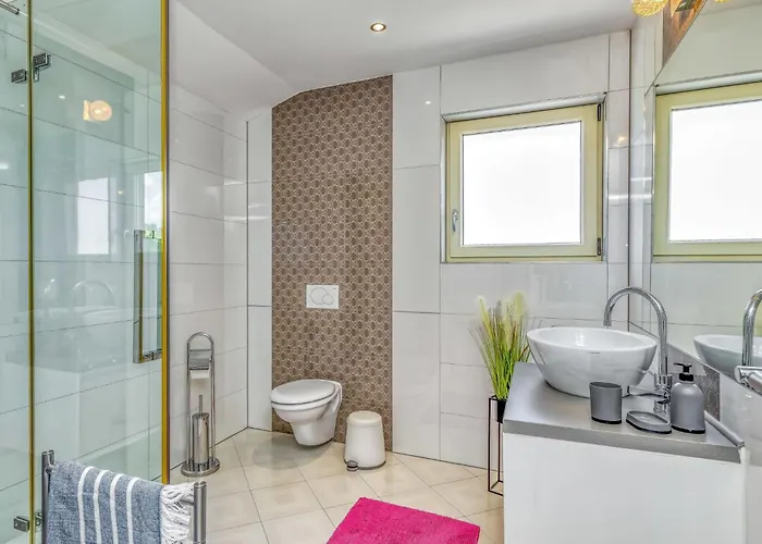 Villa Over The Hilltop By Interhome *