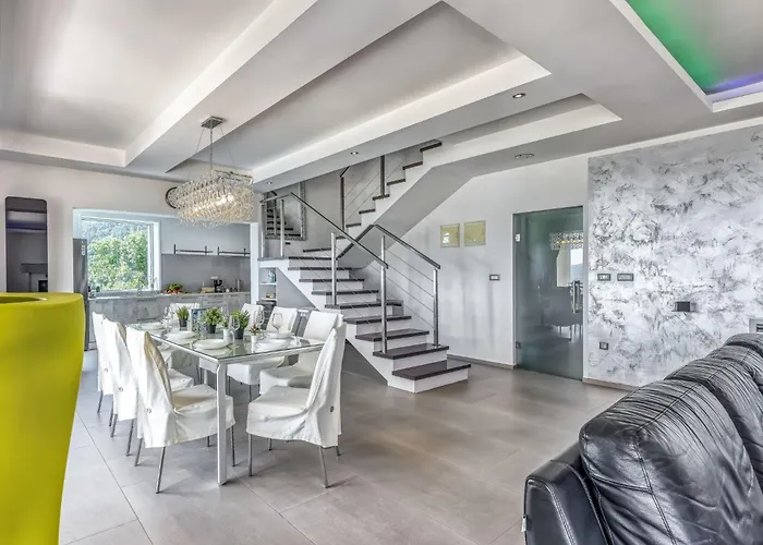 Villa Over The Hilltop By Interhome *