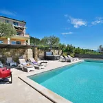 Over The Hilltop By Interhome * Bencani