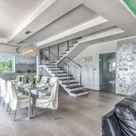 Willa Over The Hilltop By Interhome *